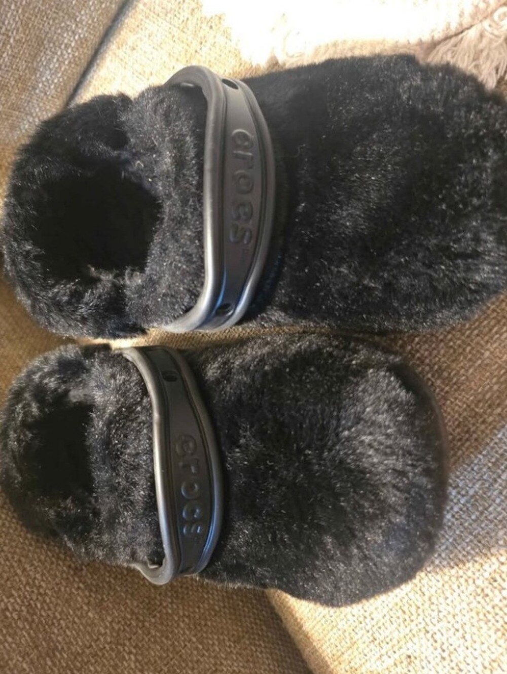 CROCS Kids Black Unfurgettable Fuzzy Lined Clogs with Heel Strap